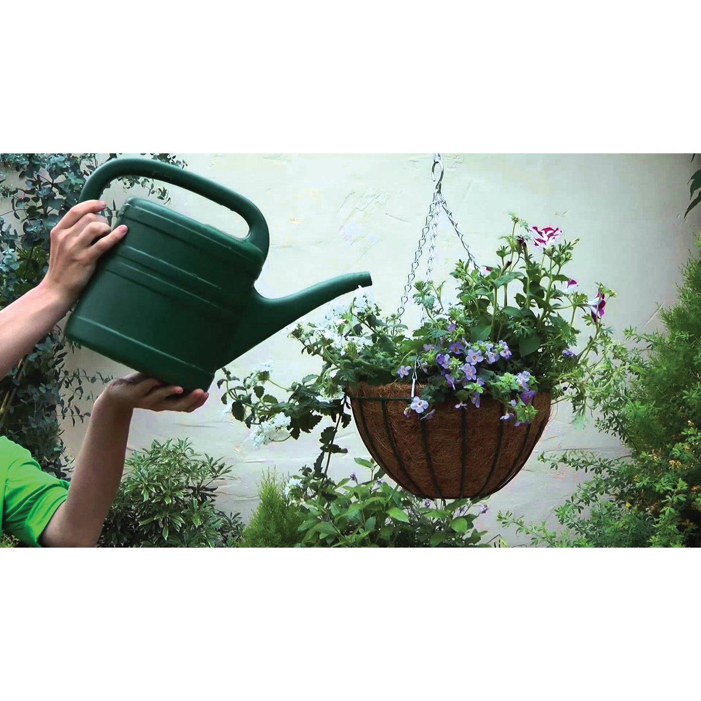 Halvrund hängande korg