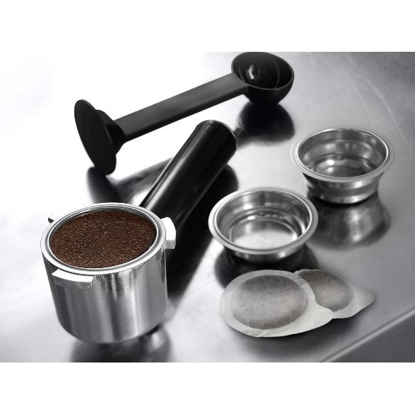 Delonghi Dedica Maestro Macchina da caffè manuale per espresso e cappuccino EC685.M metallo